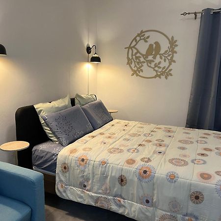 Newly Renovated Studio Apartment With Rooftop Pool, Few Steps To The Beach Flic-en-Flacq Zewnętrze zdjęcie