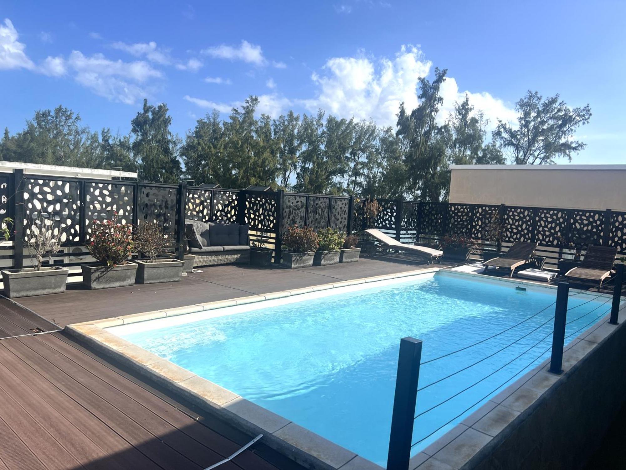 Newly Renovated Studio Apartment With Rooftop Pool, Few Steps To The Beach Flic-en-Flacq Zewnętrze zdjęcie